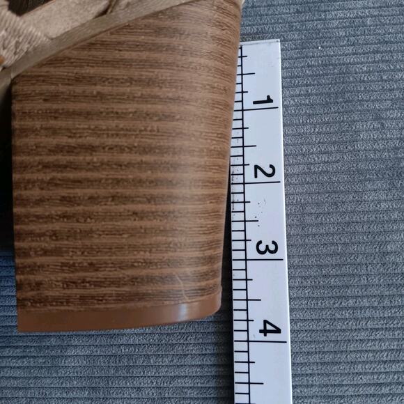 Indigo Rd. Women's Perky Perforated Zip Up Block Heel Sandals In Latte US Size 7 - Picture 8 of 9